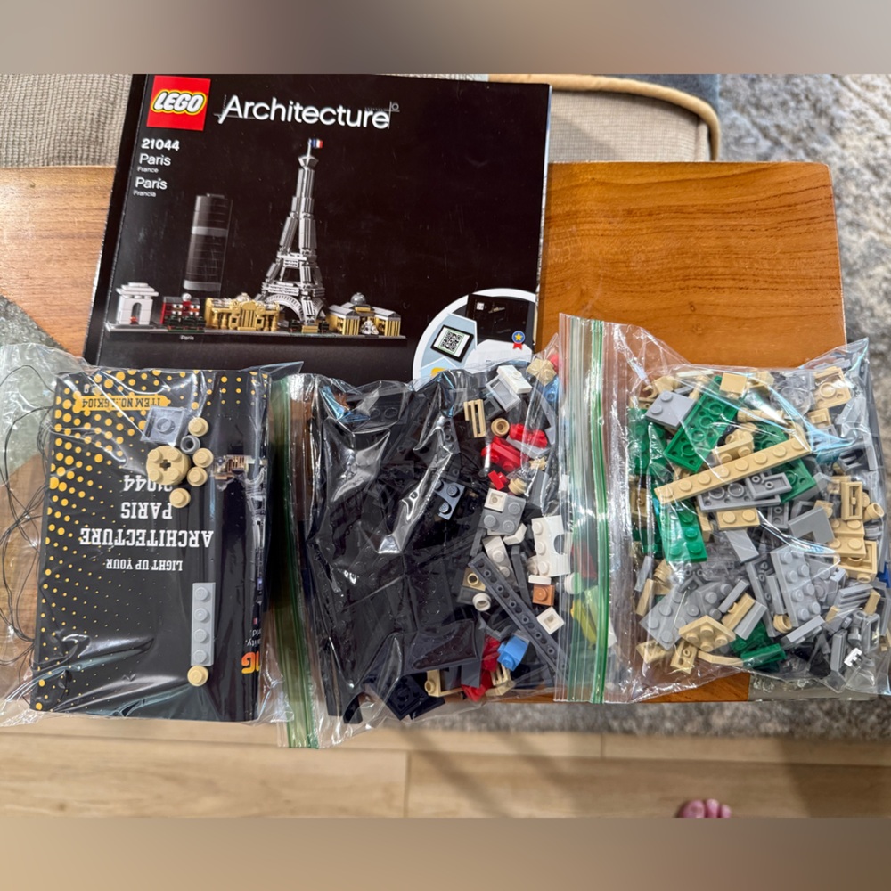 Lego Architecture Paris Complete with Light Kit - No Box